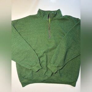 Gildan Men's Zip-Up Sweater in Green